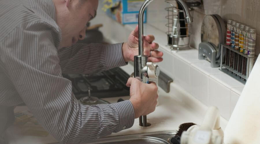 Expert burst pipe repair services in Creal Springs, IL